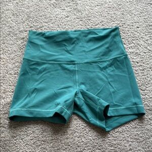 Lululemon Athletica Wunder Under 2.5 inch short